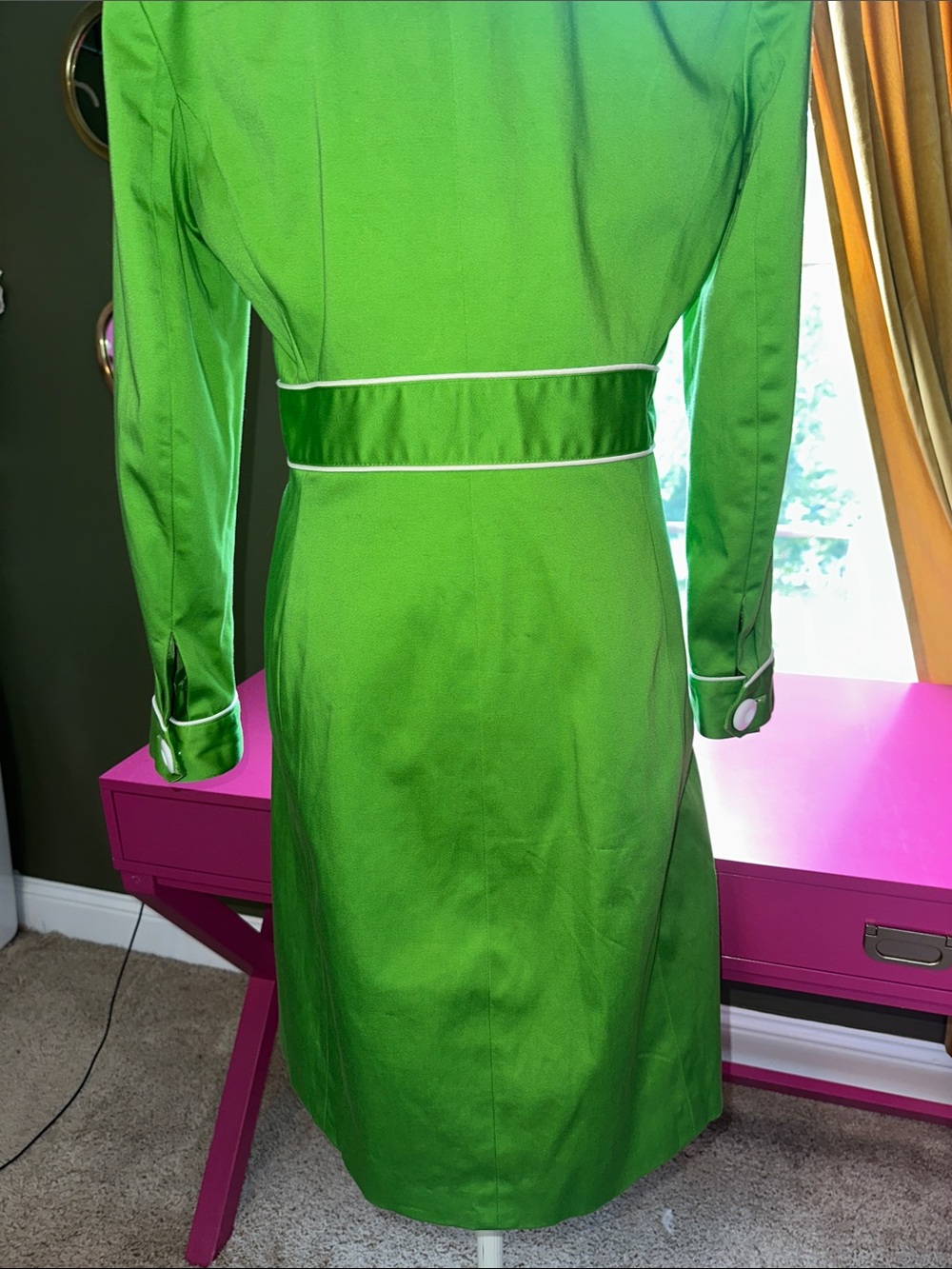 Larry Levine Bright Green Trench Coat with White Piping - Picture 4 of 6
